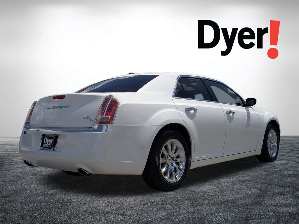 Used 2014 Chrysler 300 C RWD image 7