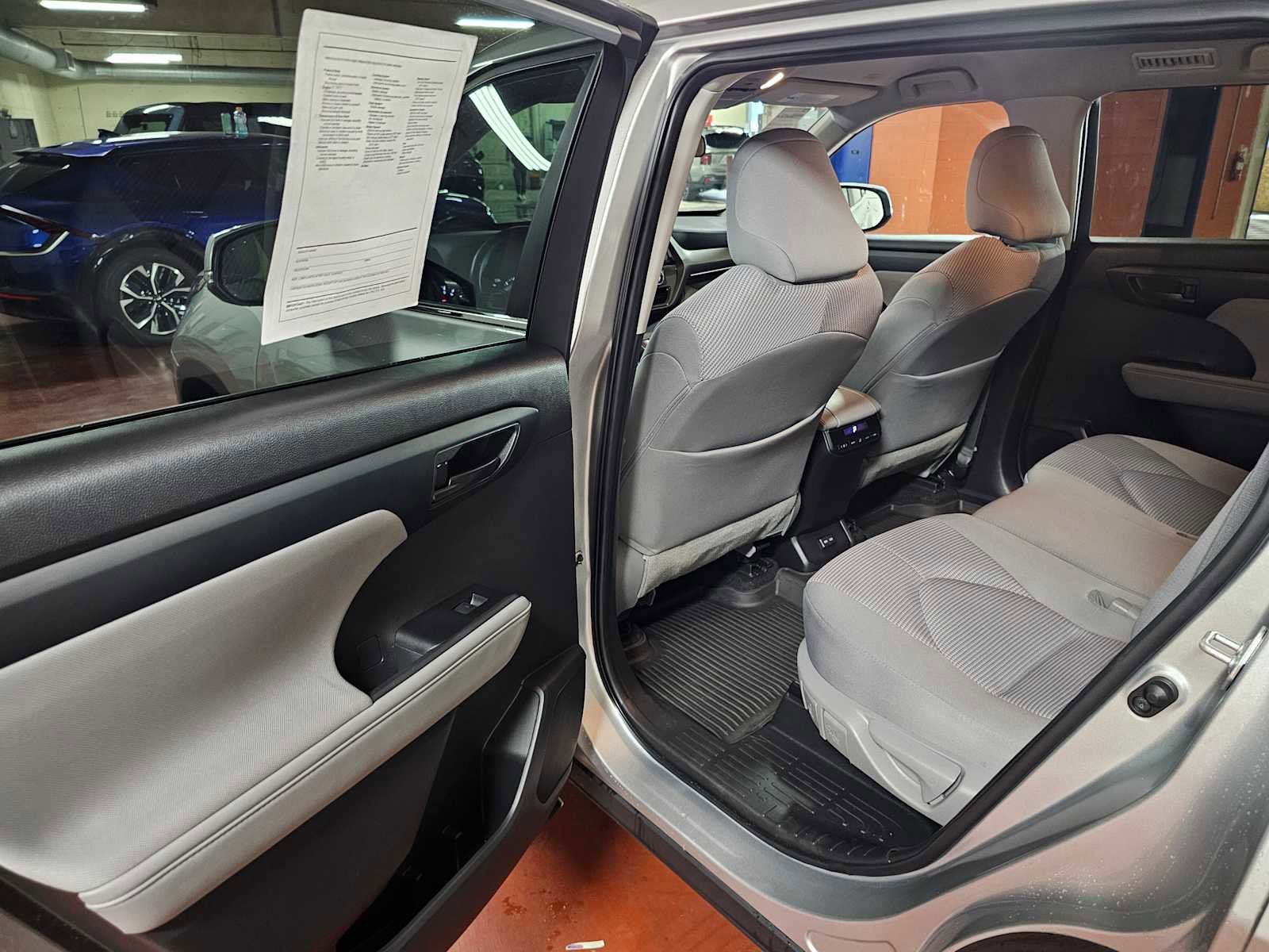 Used 2023 Toyota Highlander LE image 18