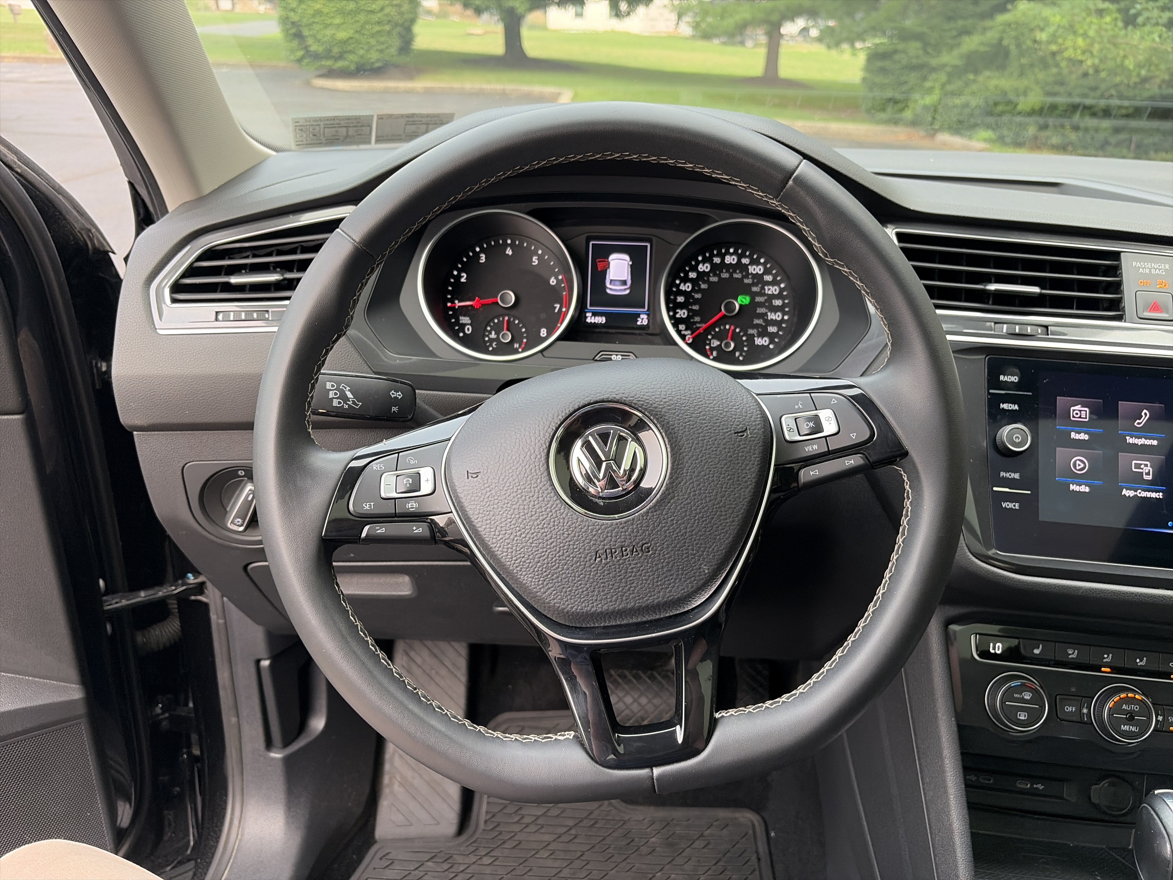 Used 2021 Volkswagen Tiguan SE w/ Panoramic Sunroof Package AWD/4WD image 28