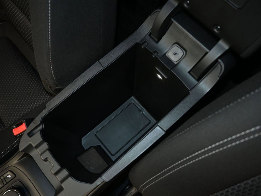 Used 2023 GMC Terrain SLE w/ Driver Convenience Package image 33