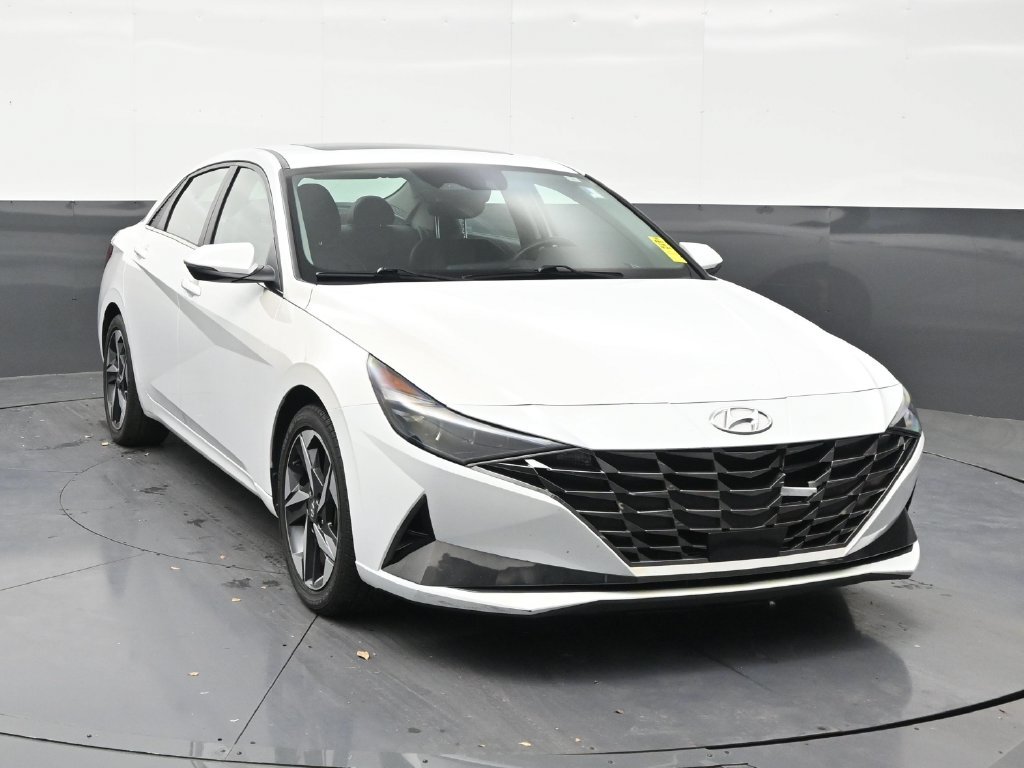 Used 2022 Hyundai Elantra Limited w/ Cargo Package FWD image 7