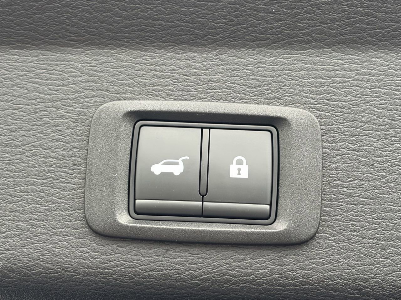 Used 2025 Mitsubishi Outlander SE AWD/4WD image 11