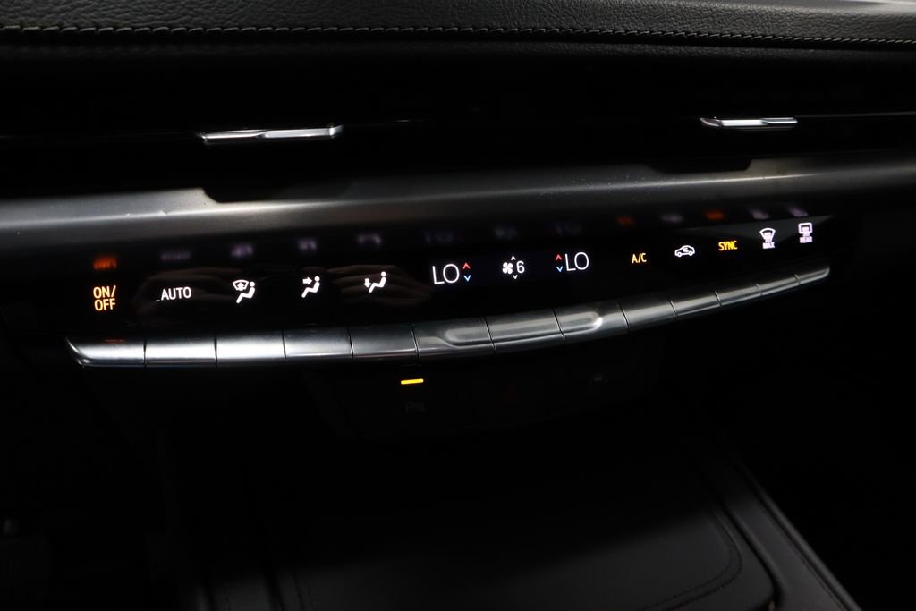 Used 2024 Cadillac XT4 Premium Luxury AWD/4WD image 34