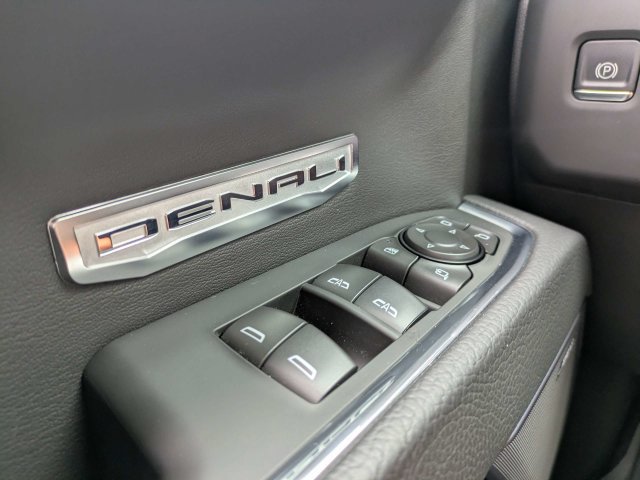 Used 2026 GMC Sierra 1500 Denali w/ Denali Reserve Package AWD/4WD image 28