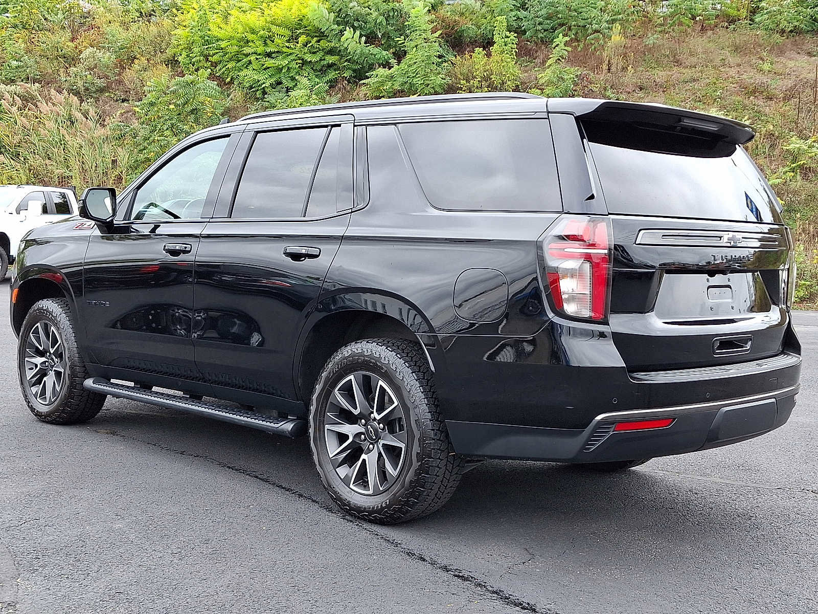 Used 2022 Chevrolet Tahoe Z71 w/ Luxury Package image 5