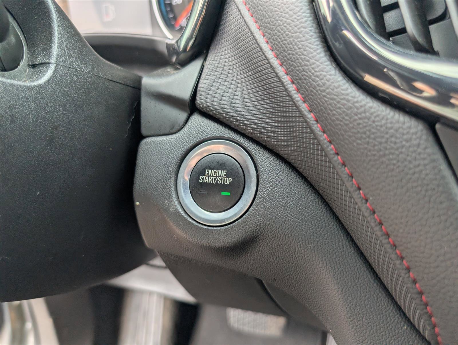 Used 2024 Chevrolet Equinox RS w/ RS Leather Package image 21