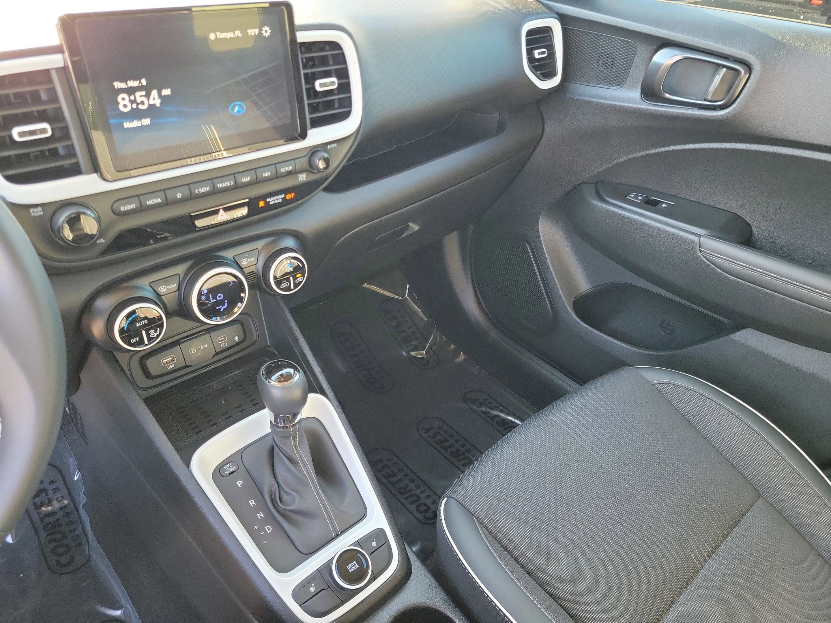 Certified 2024 Hyundai Venue Limited image 26