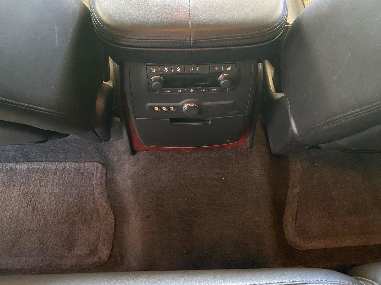 Used 2013 Cadillac Escalade Premium AWD/4WD image 22