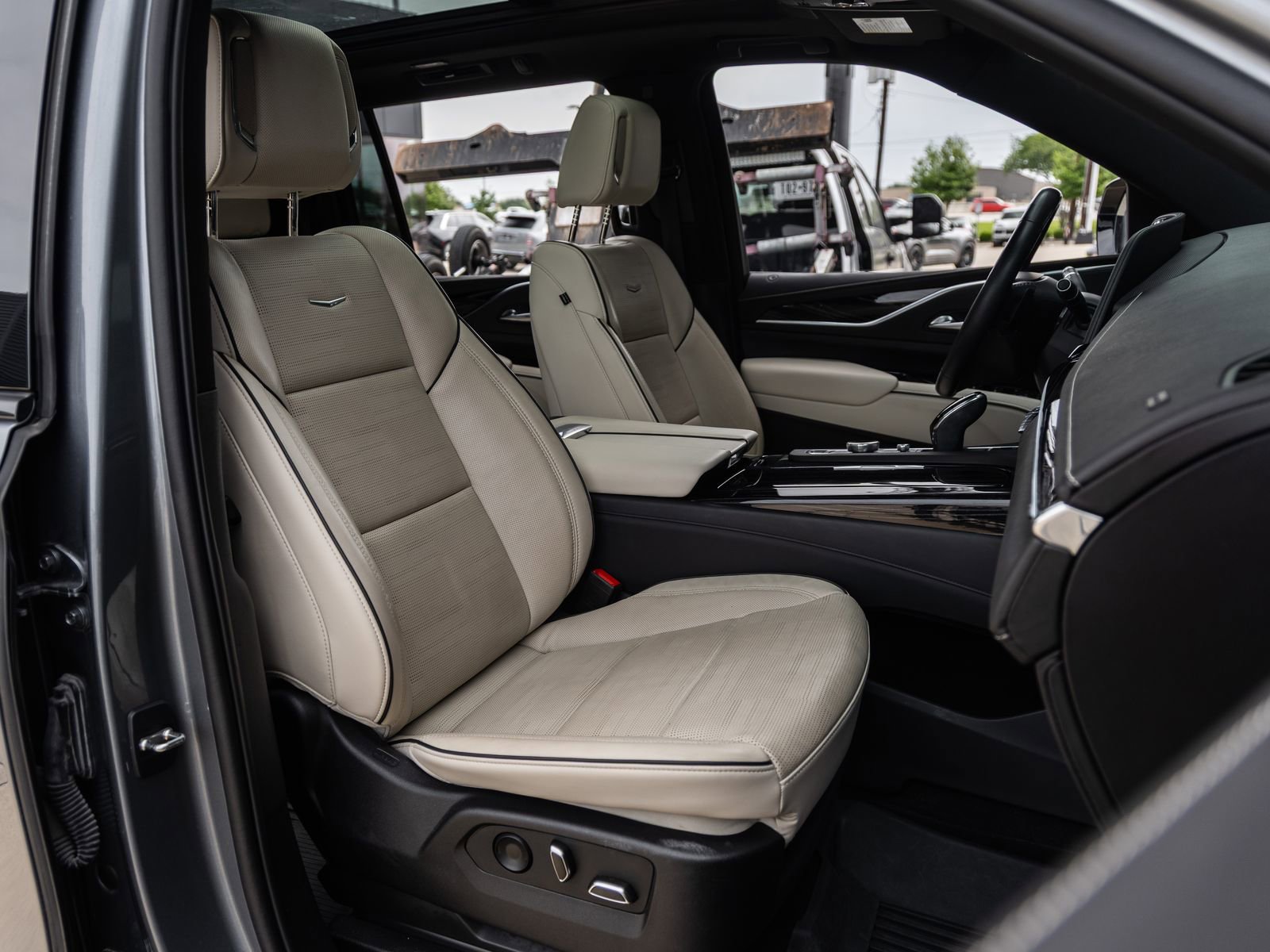 Used 2022 Cadillac Escalade ESV Sport w/ Touring Package AWD/4WD image 40