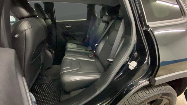 Used 2020 Jeep Cherokee Latitude Plus AWD/4WD image 24