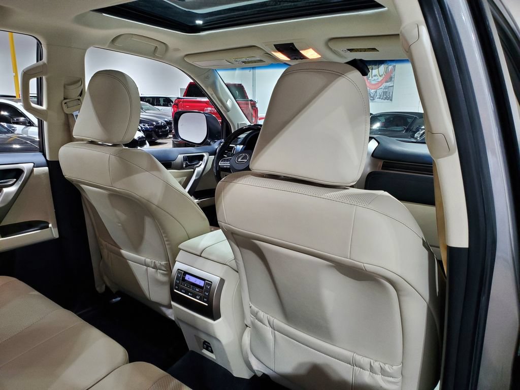 Used 2020 Lexus GX 460 Premium w/ Premium Package AWD/4WD image 22