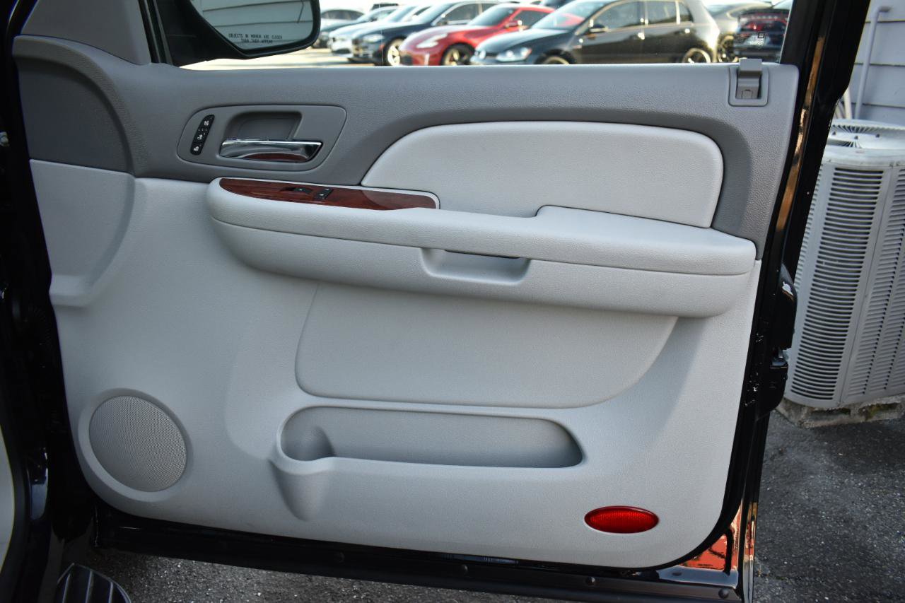 Used 2009 Chevrolet Avalanche LTZ image 37