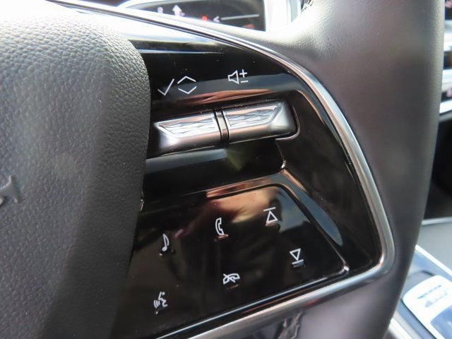 Used 2024 Cadillac Lyriq Luxury image 21