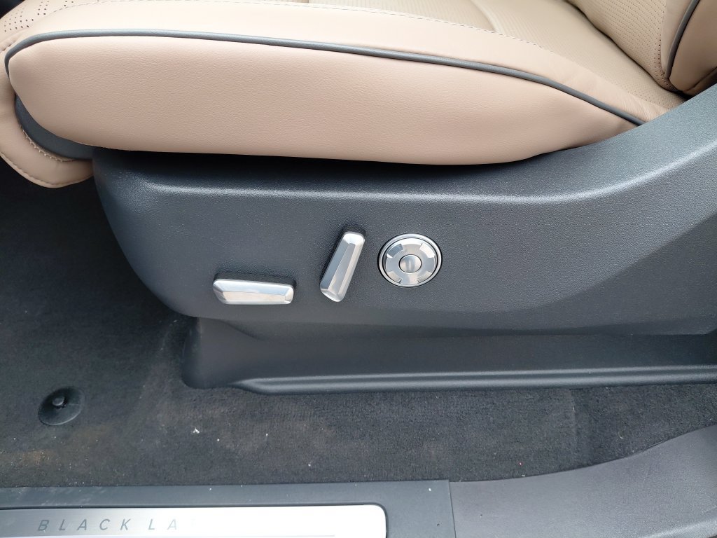 New 2026 Lincoln Navigator L Black Label AWD/4WD image 14