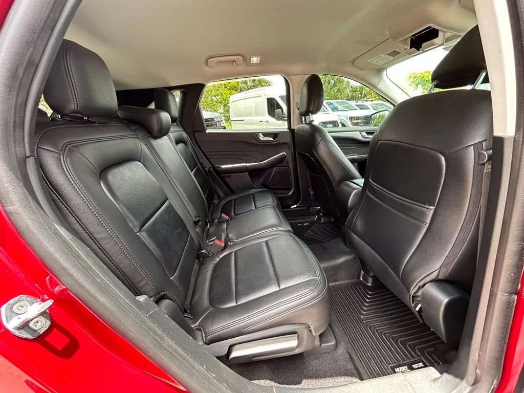 Used 2021 Ford Escape SE w/ SE Sport Appearance Package FWD image 29