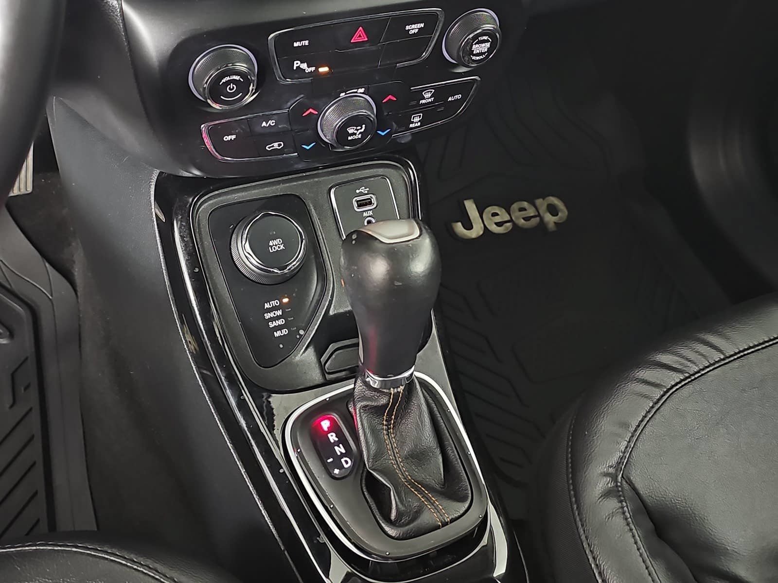 Used 2018 Jeep Compass Limited w/ Navigation Group AWD/4WD image 22