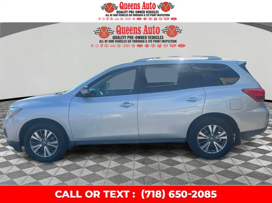 Used 2019 Nissan Pathfinder S AWD/4WD image 3