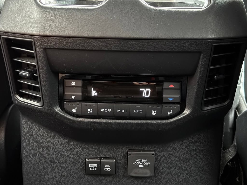 Used 2024 Toyota Sequoia Platinum AWD/4WD image 37