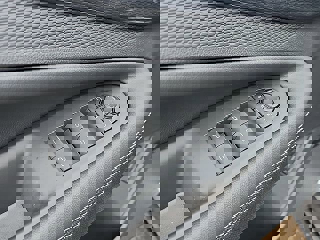 New 2025 Chevrolet Blazer EV LT image 23