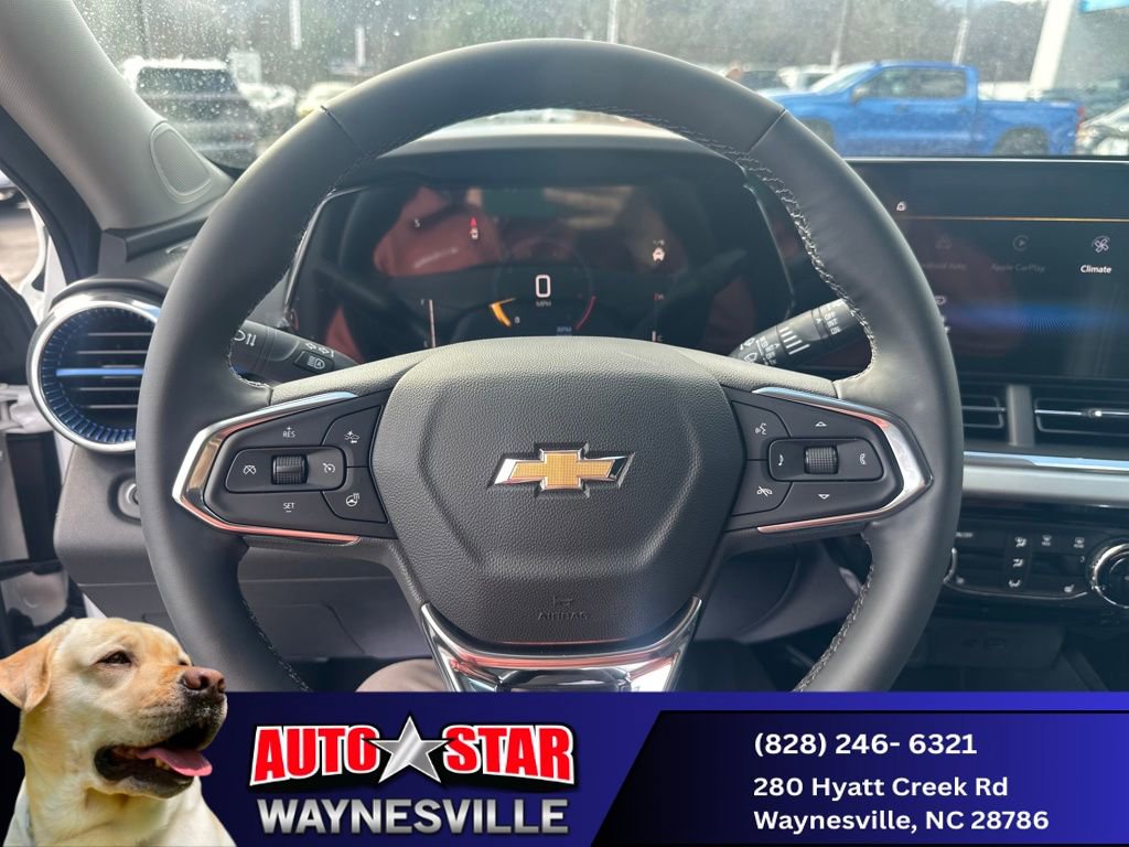 New 2025 Chevrolet Trax LT w/ LT Convenience Package FWD image 36