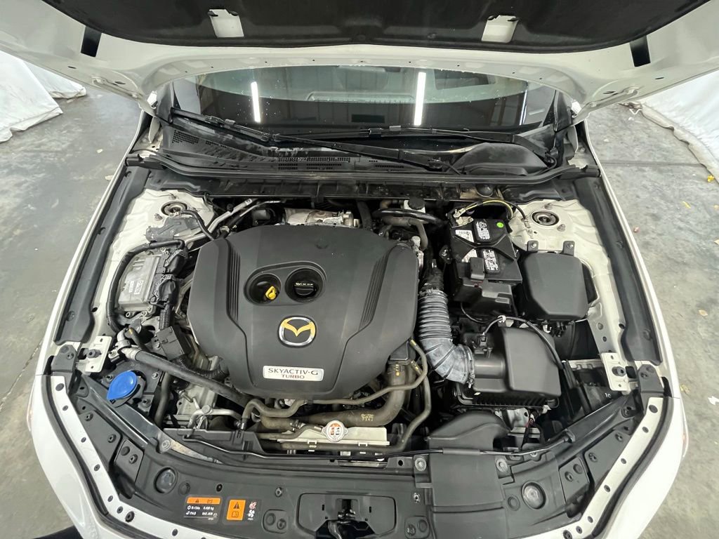 Used 2021 MAZDA MAZDA3 Hatchback w/Premium Plus Pkg image 29