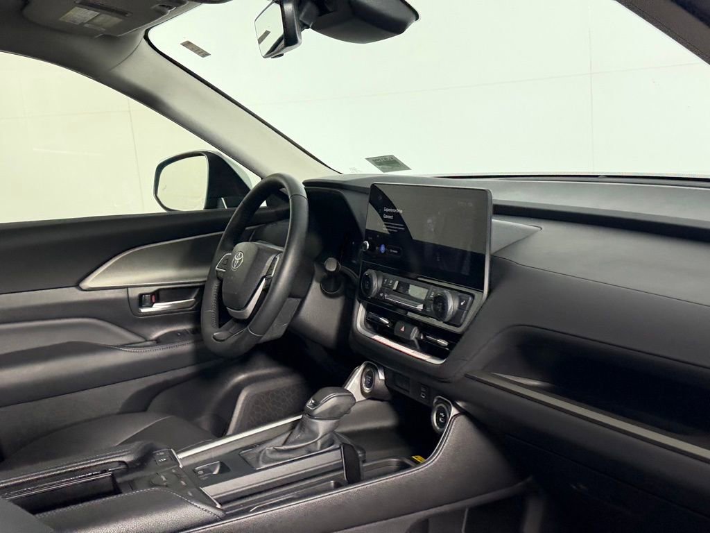 Used 2025 Toyota Grand Highlander FWD image 31