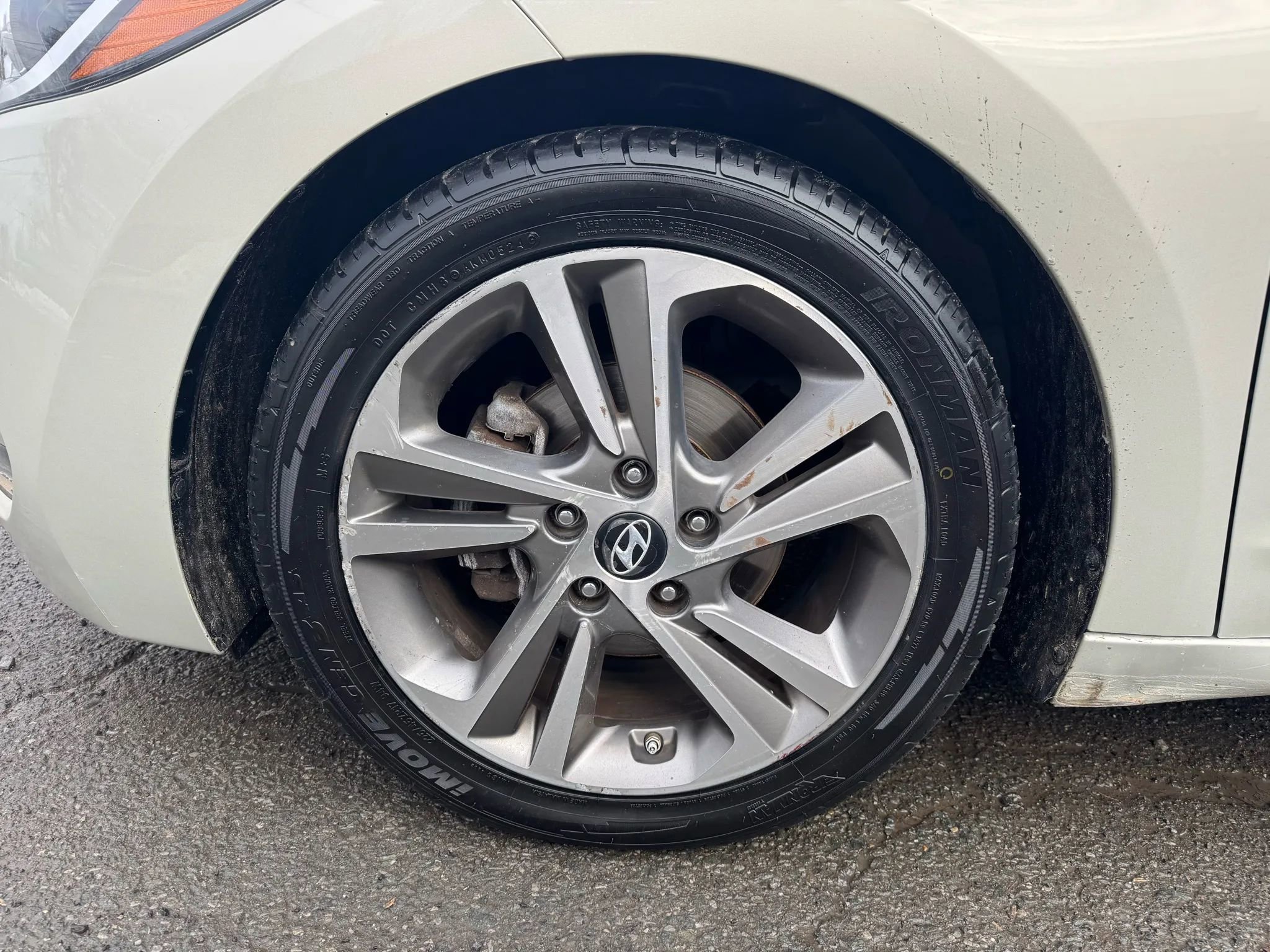 Used 2017 Hyundai Elantra Limited w/ Limited Tech Package 04 image 24