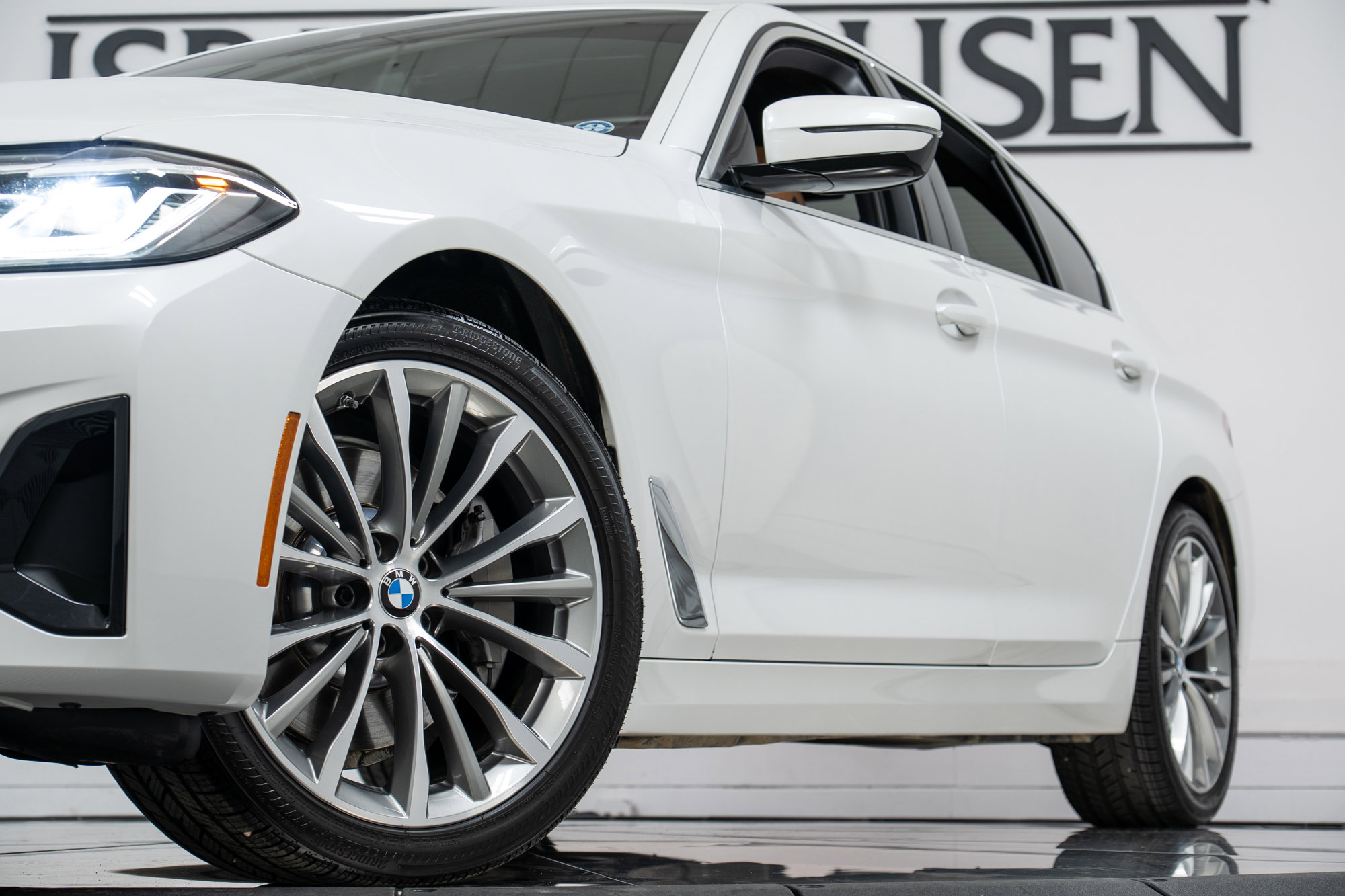 Certified 2023 BMW 530i xDrive w/ Premium Package image 27