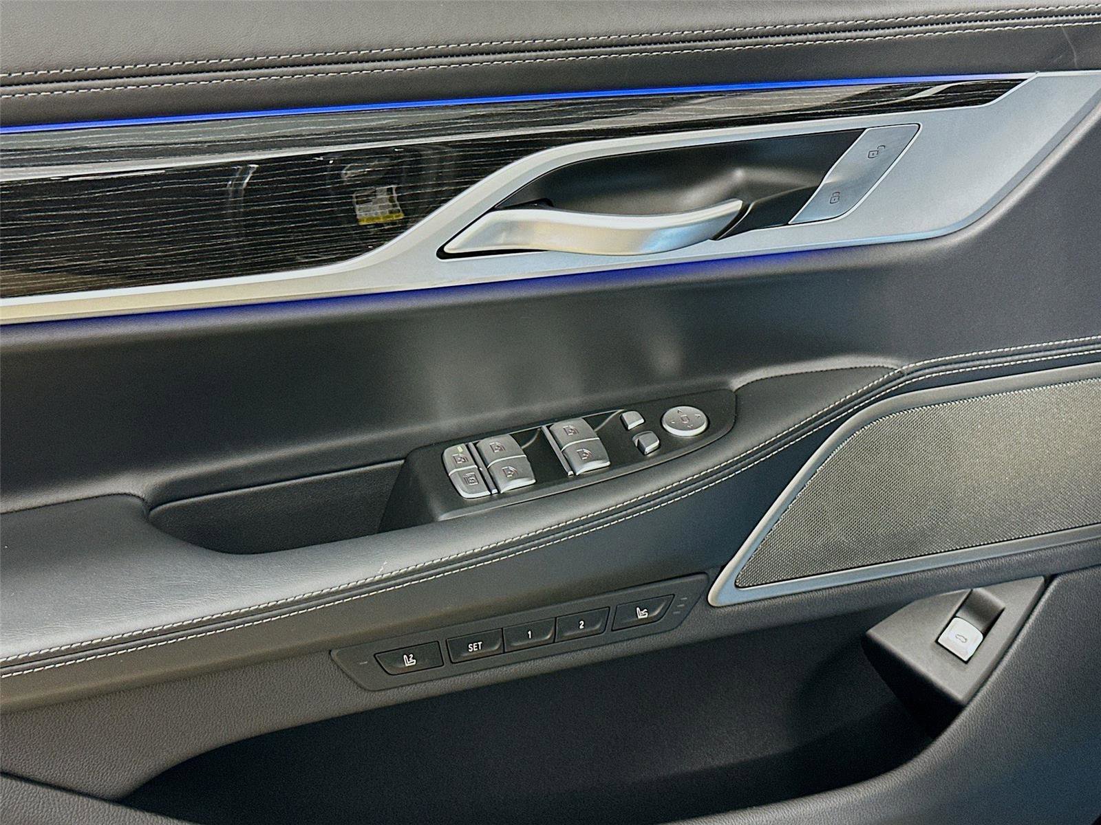Used 2021 BMW M760i xDrive image 18