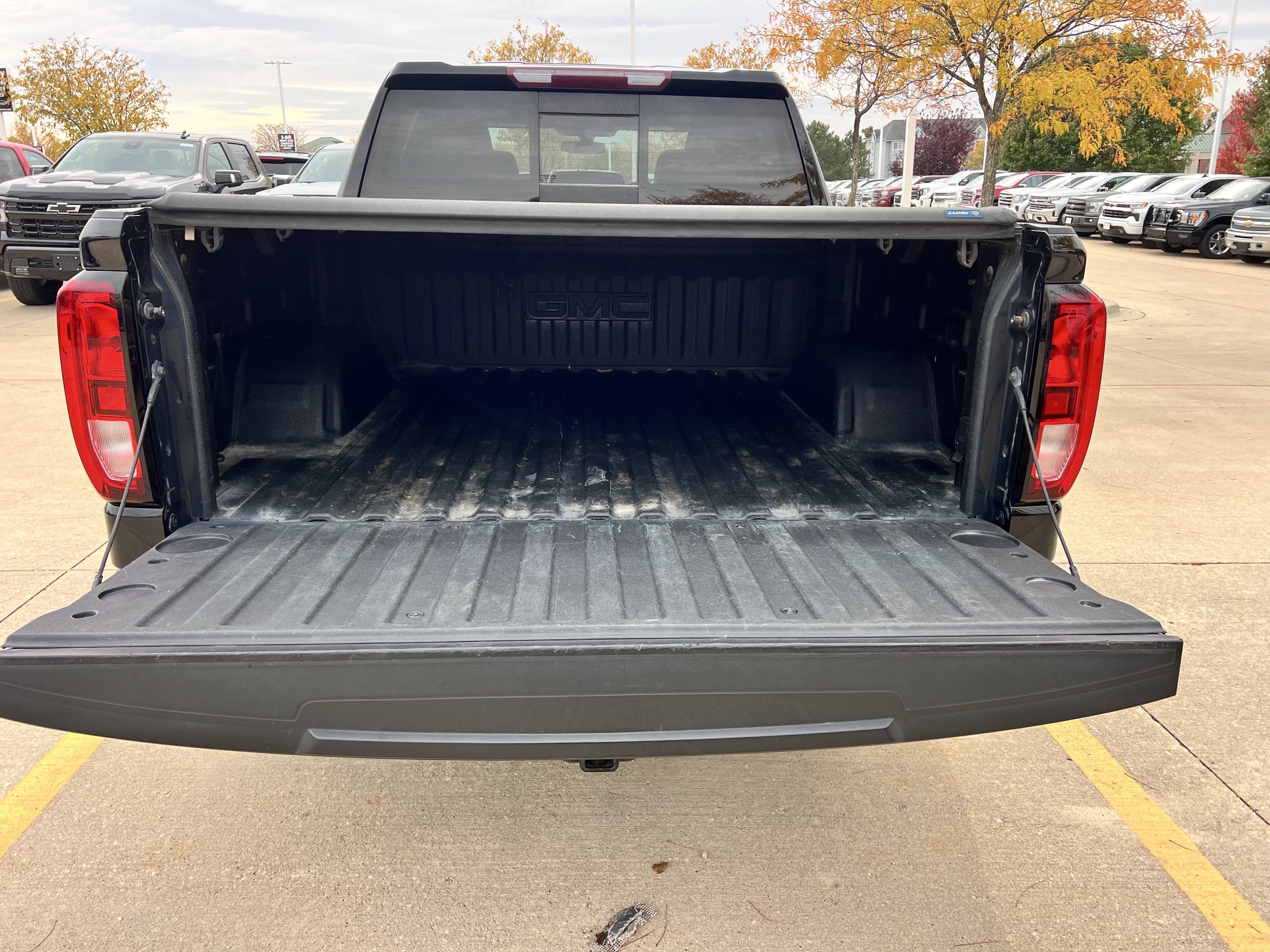 Used 2020 GMC Sierra 1500 Elevation w/ Elevation Value Package image 5