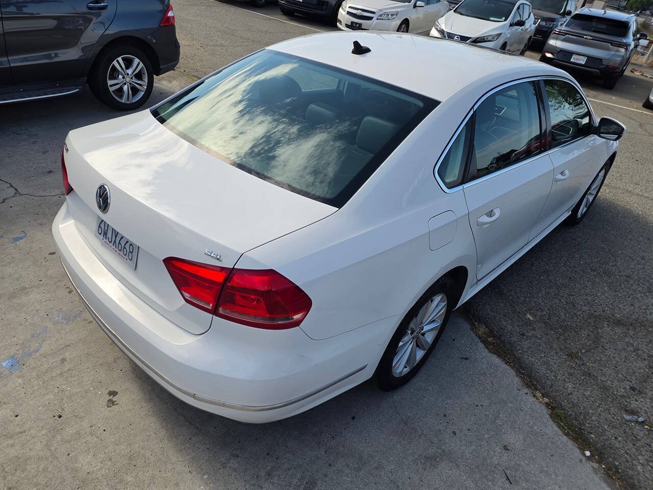 Used 2012 Volkswagen Passat 2.5 SEL Premium FWD image 18