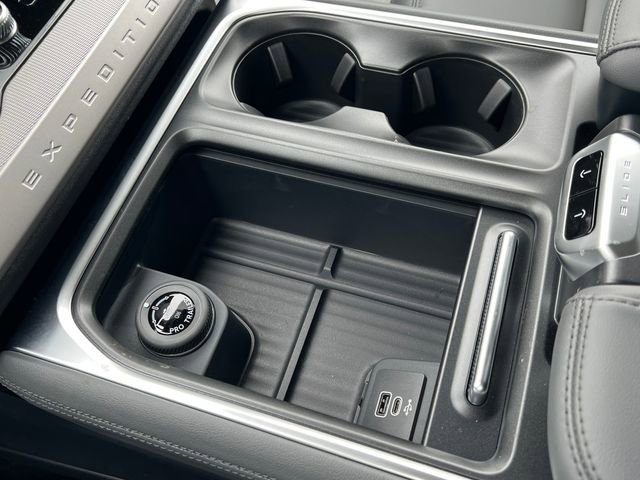 New 2026 Ford Expedition Active image 22