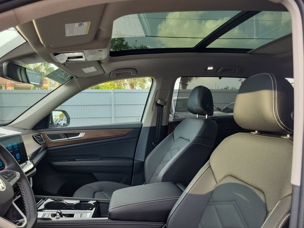 Certified 2026 Volkswagen Atlas SE FWD image 24