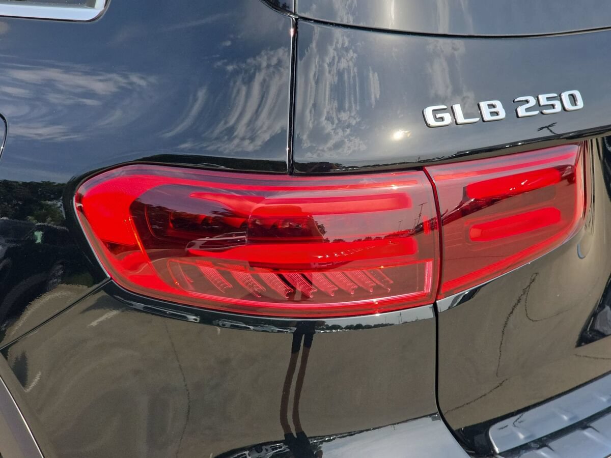 New 2026 Mercedes-Benz GLB 250 image 33