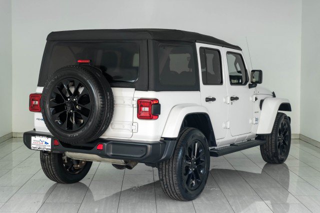 Used 2021 Jeep Wrangler Unlimited Sahara w/ Cold Weather Group AWD/4WD image 6