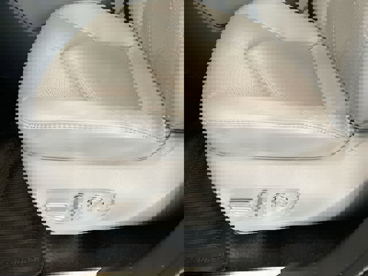 Used 2024 Toyota Highlander Platinum image 12