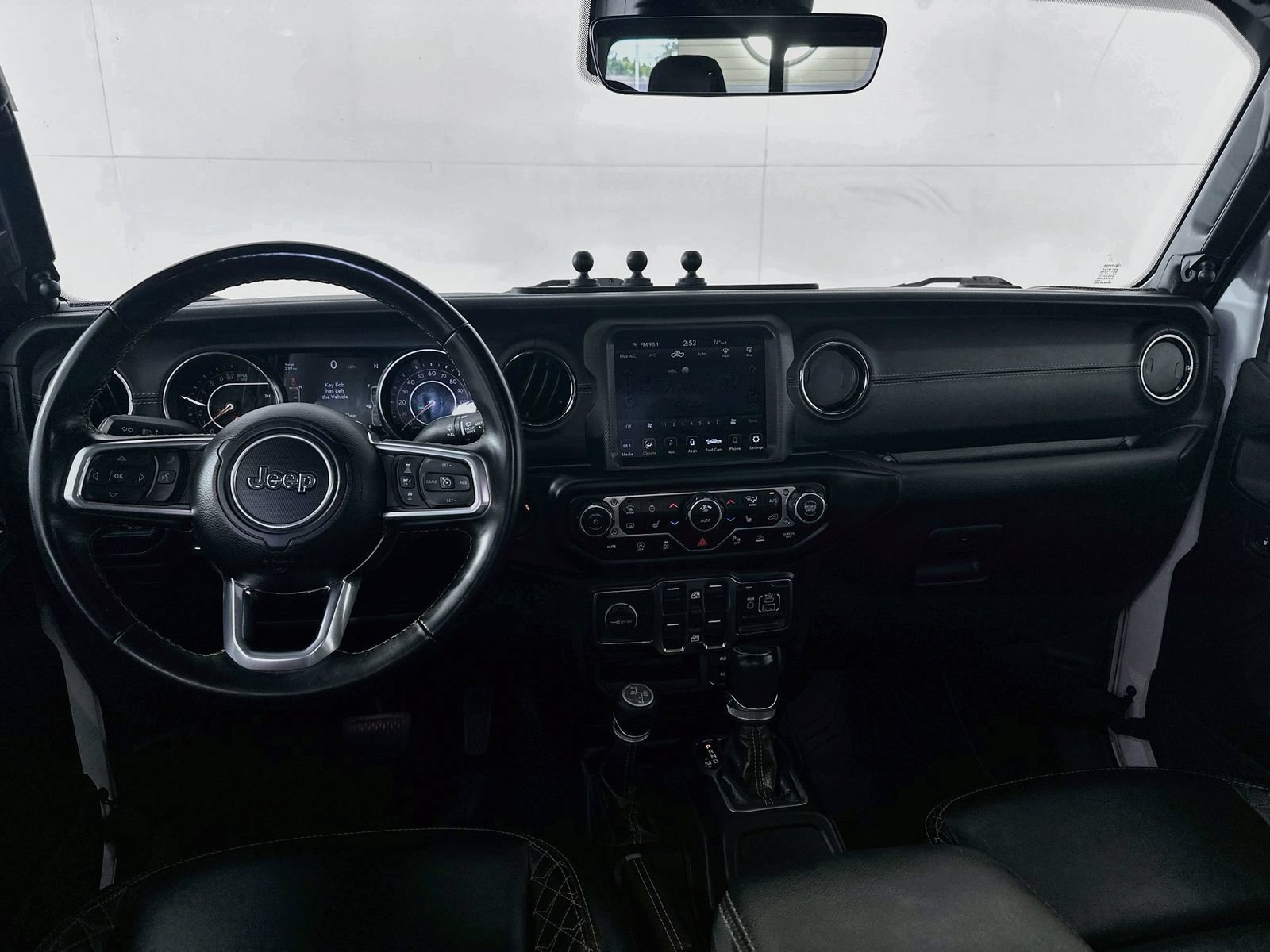Used 2022 Jeep Gladiator Overland AWD/4WD image 24