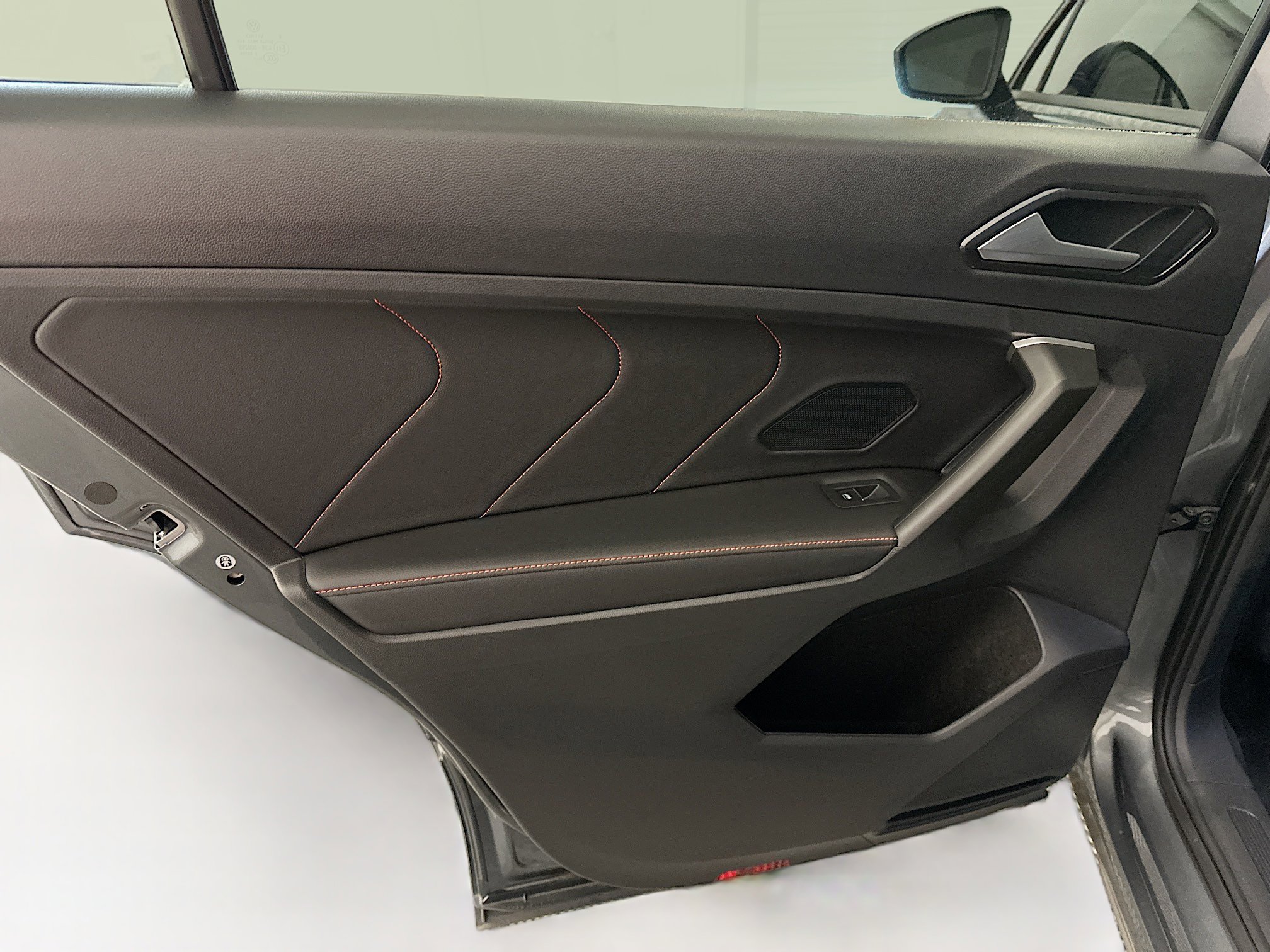 Used 2024 Volkswagen Tiguan Wolfsburg Edition image 27