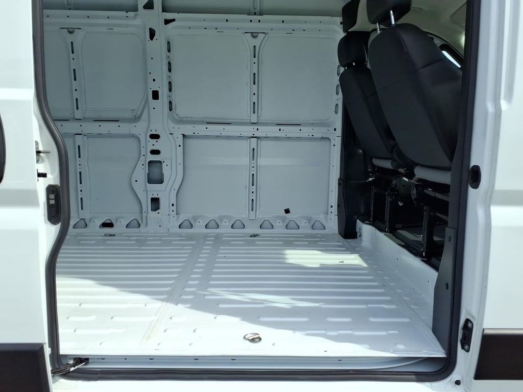 Used 2025 RAM ProMaster 3500 w/ Convenience Group FWD image 12