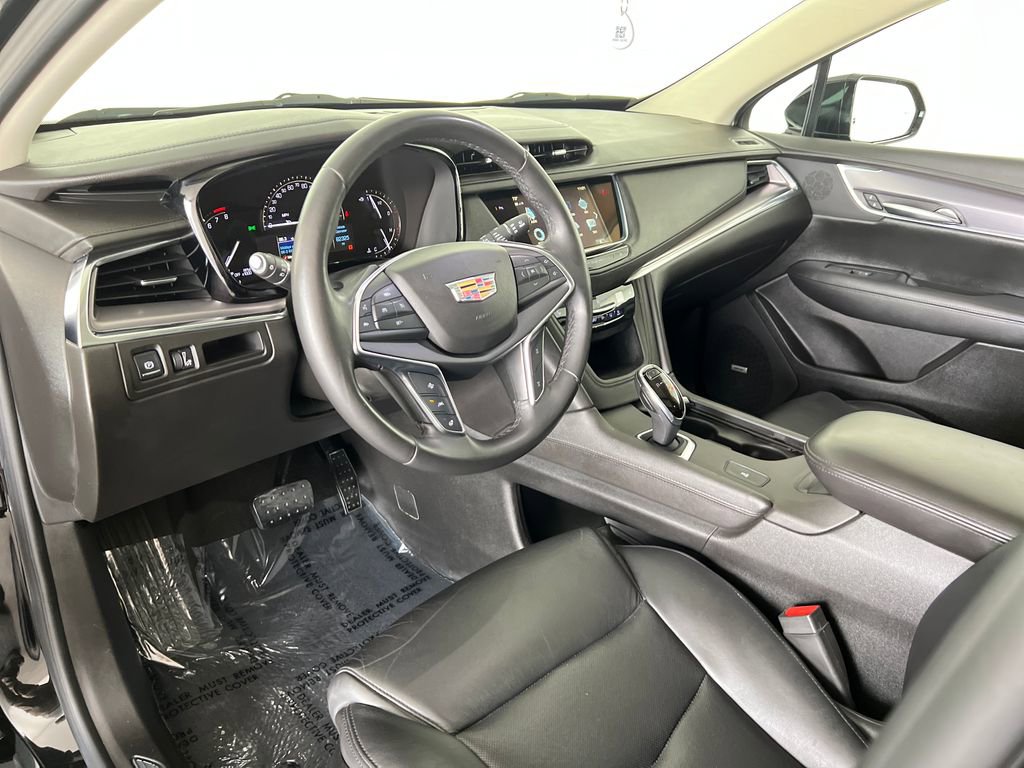 Used 2018 Cadillac XT5 Luxury w/ Driver Awareness Package FWD image 19