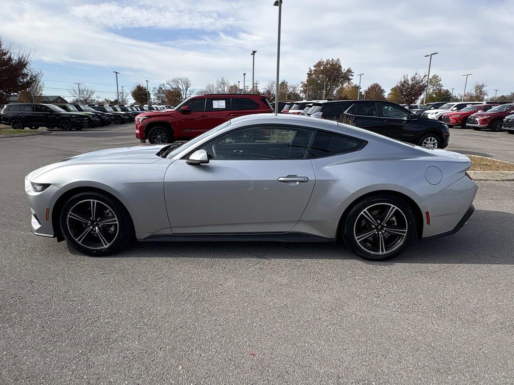 Used 2024 Ford Mustang EcoBoost image 5