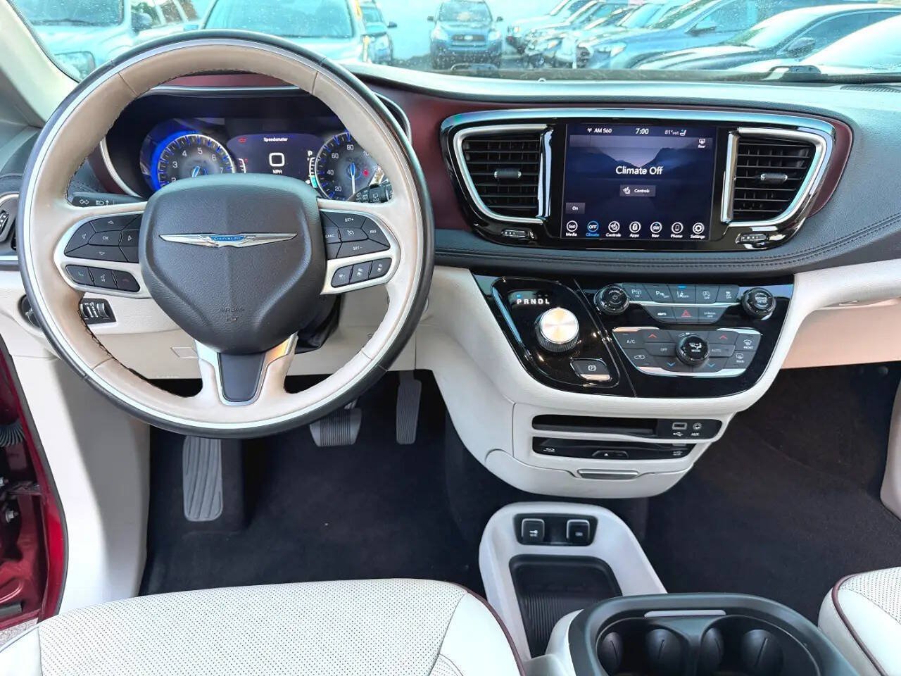 Used 2020 Chrysler Pacifica Limited w/ Tire & Wheel Group FWD image 26