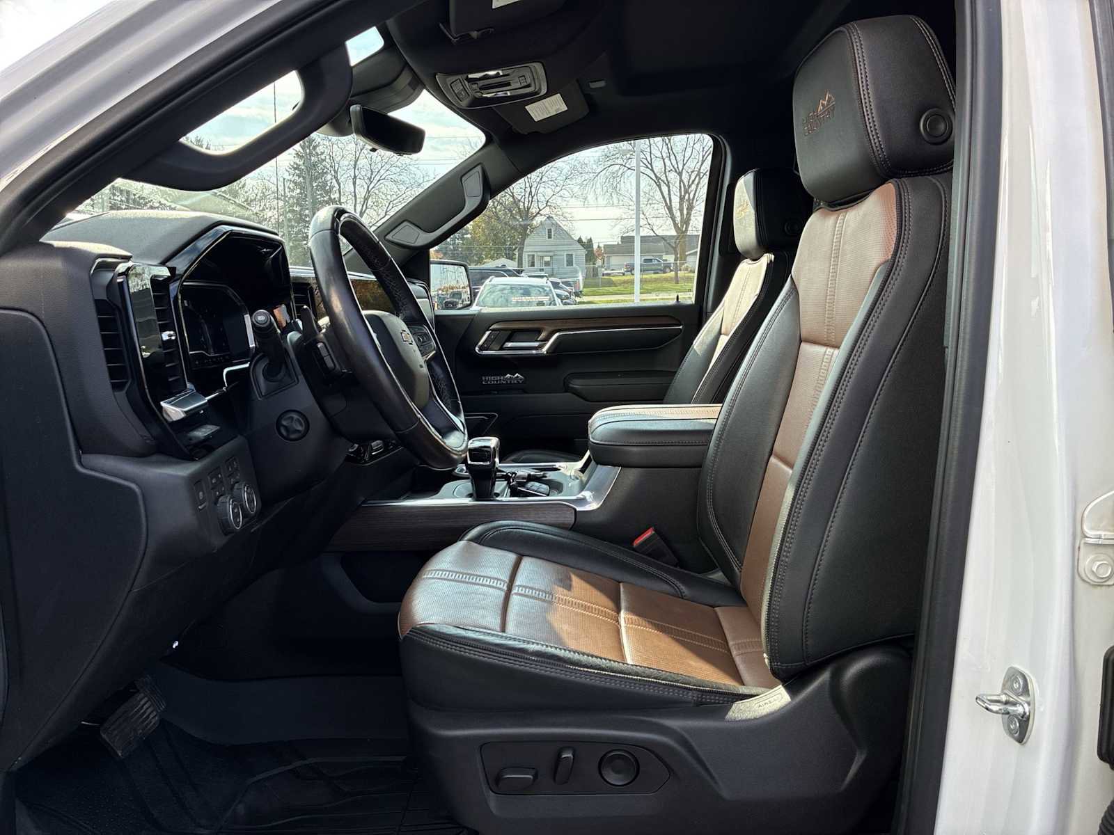 Certified 2023 Chevrolet Silverado 1500 High Country w/ Technology Package image 19