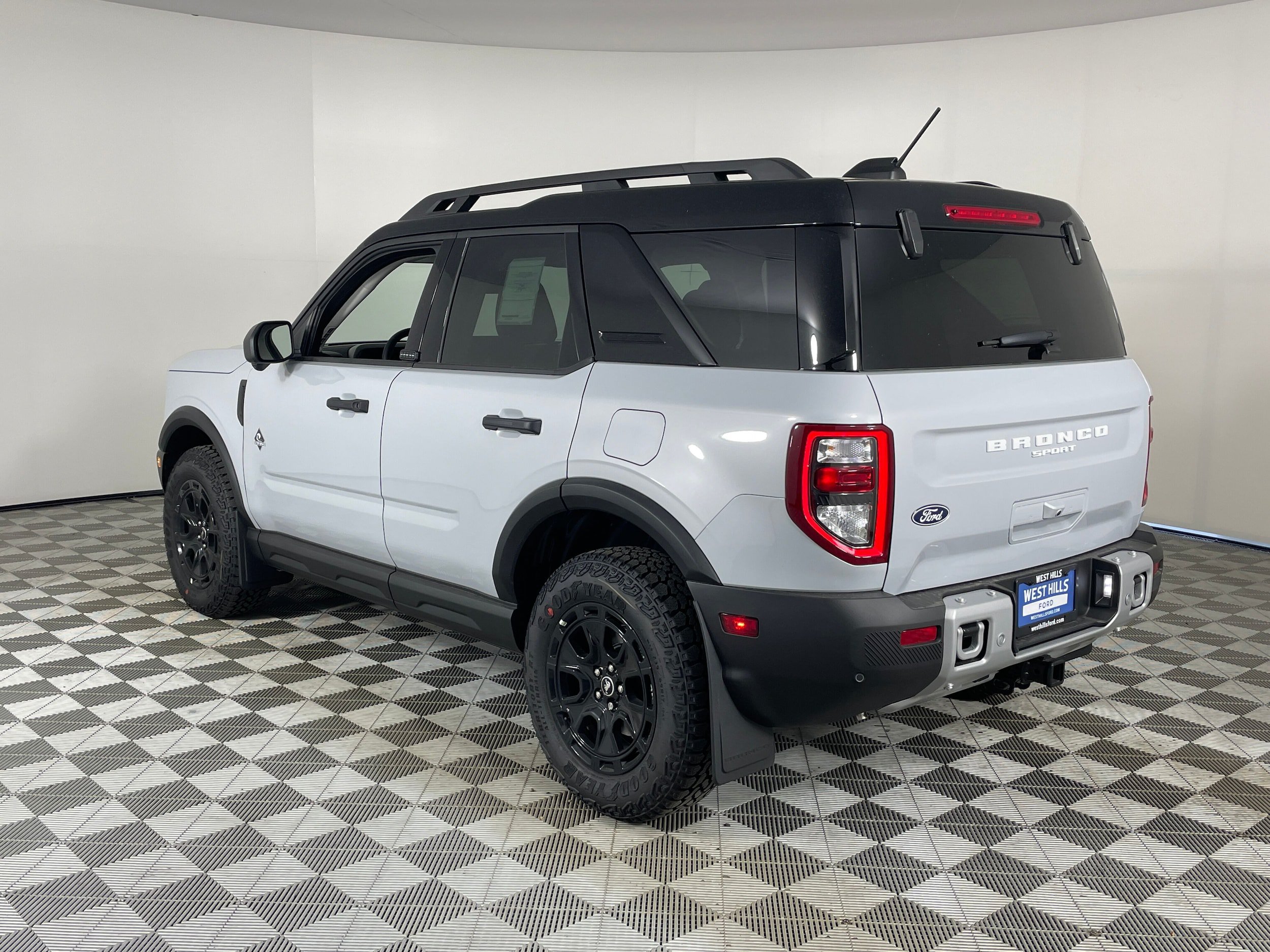 New 2026 Ford Bronco Sport Outer Banks w/ Sasquatch Outer Banks Package AWD/4WD image 8