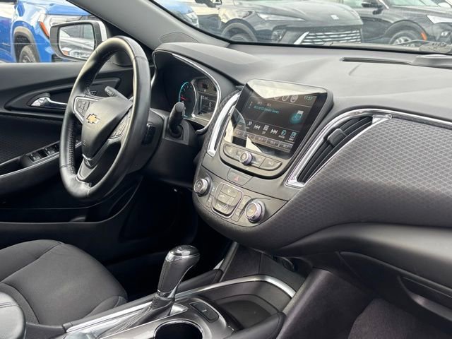 Used 2016 Chevrolet Malibu LT image 15