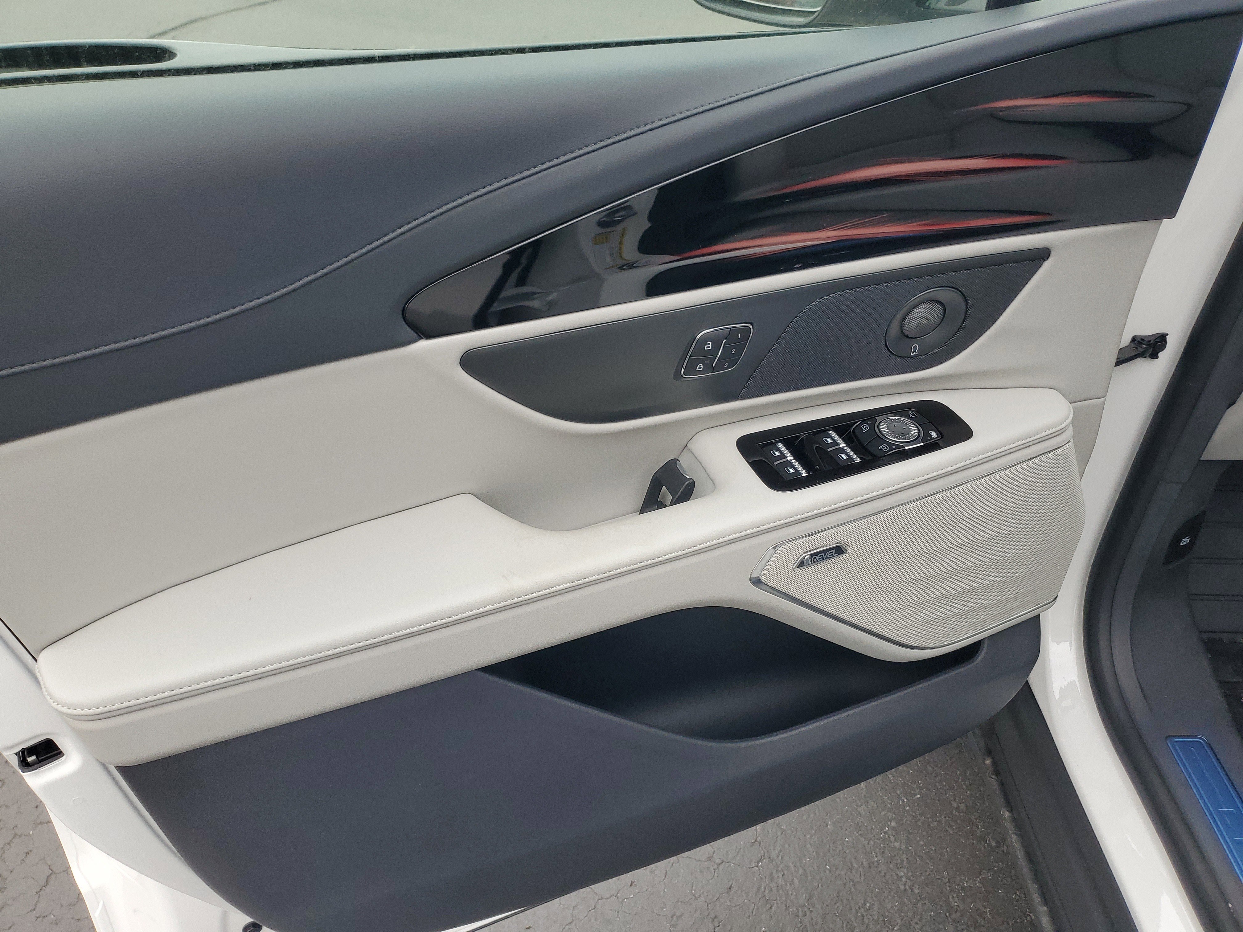 New 2026 Lincoln Nautilus Reserve w/ Jet Appearance Package image 8