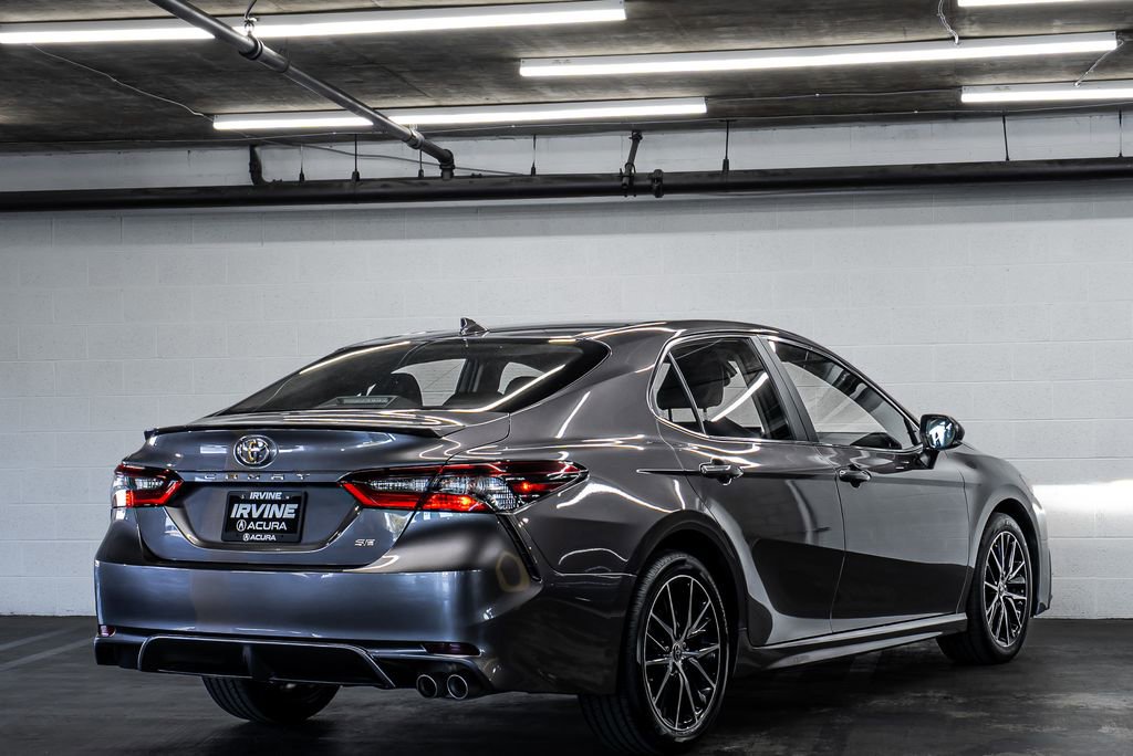 Used 2022 Toyota Camry SE w/ Convenience Package FWD image 5
