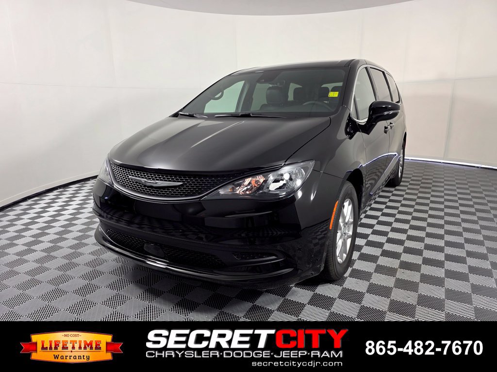 New 2026 Chrysler Voyager LX FWD image 3