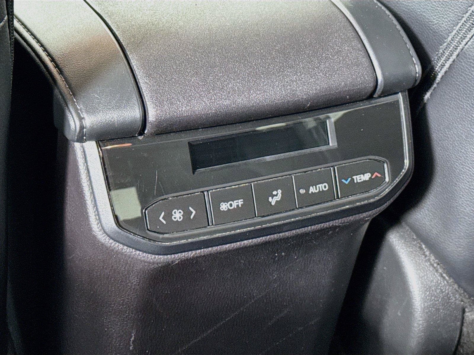 Certified 2025 Toyota Highlander XLE FWD image 39