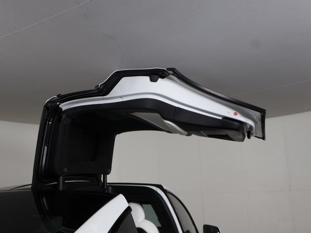 Used 2022 Tesla Model X AWD/4WD image 24